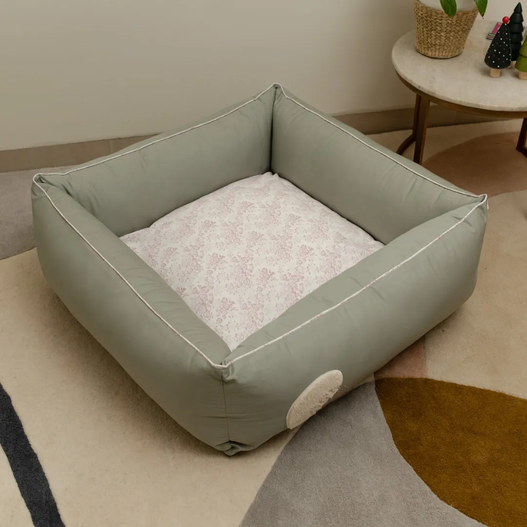 PoochMate OAK BOHO Mint & Ivory Cotton Dog Bed : Cloud & Raindrops